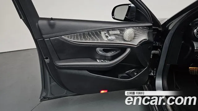 2022 Mercedes-Benz E-Class W213 E350 4MATIC AMG Line Sold VIN W1KZF8GB1NB047650 – engine bay
