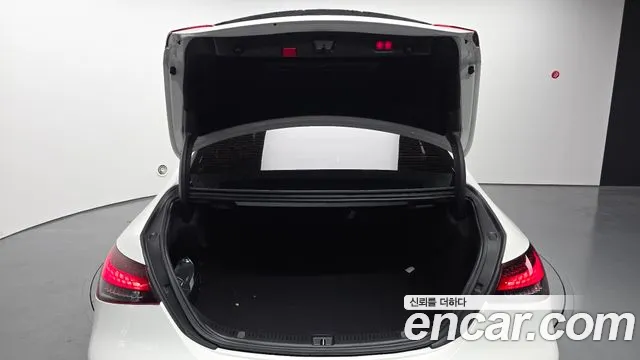 2021 Mercedes-Benz E-Class W213 E350 4MATIC Avantgarde Sold VIN W1KZF8GB2MA923534 – exterior detail