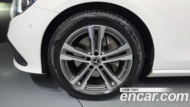 2021 Mercedes-Benz E-Class W213 E350 4MATIC Avantgarde Sold VIN W1KZF8GB2MA969977 – photo 18 2021 Mercedes-Benz E-Class W213 E350 4MATIC Avantgarde Sold VIN W1KZF8GB2MA969977 – photo 18
