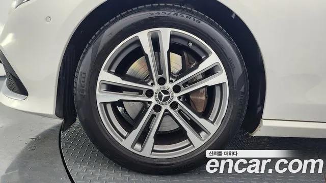 2022 Mercedes-Benz E-Class W213 E350 4matic Avantgarde Sold VIN W1KZF8GB3NB074106 – front exterior