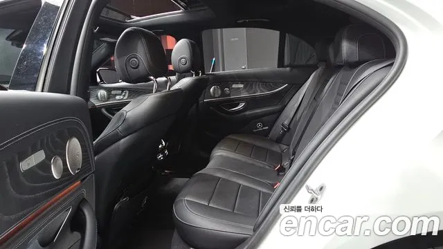 2022 Mercedes-Benz E-Class W213 E350 4MATIC AMG Line Sold VIN W1KZF8GB4NB096292 – interior seats
