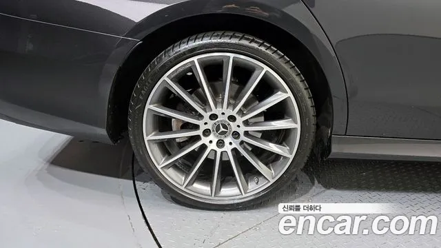 2021 Mercedes-Benz E-Class W213 E350 4MATIC AMG Line Sold VIN W1KZF8GB5MA994808 – exterior detail