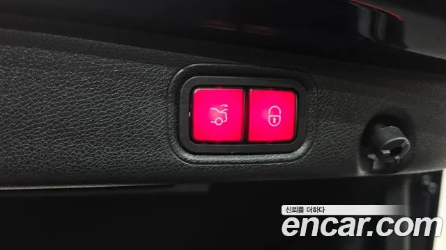 2022 Mercedes-Benz E-Class W213 E350 4MATIC AMG Line Sold VIN W1KZF8GB5NB023688 – interior seats