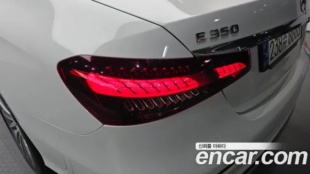 2022 Mercedes-Benz E-Class W213 E350 4MATIC AMG Line Sold VIN W1KZF8GB5NB045741 – interior seats