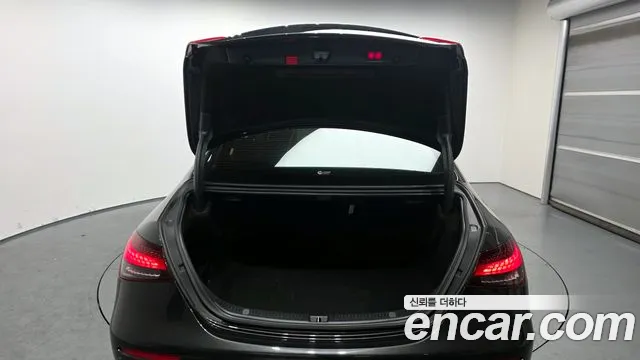 2022 Mercedes-Benz E-Class W213 E350 4MATIC AMG Line Sold VIN W1KZF8GB6NB054996 – dashboard