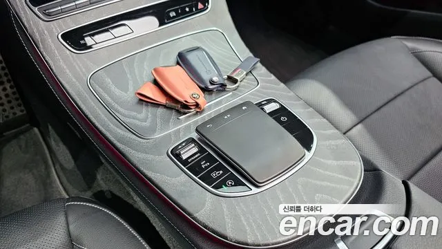 2022 Mercedes-Benz E-Class W213 E350 4MATIC AMG Line Sold VIN W1KZF8GB7NB070981 – interior seats