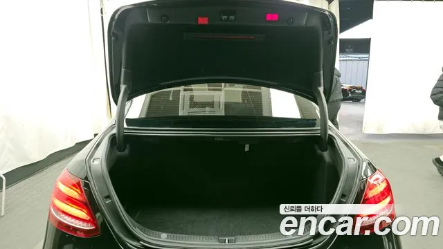 2020 Mercedes-Benz E-Class W213 E350 4MATIC AMG Line Sold VIN W1KZF8GB8LA824151 – undercarriage