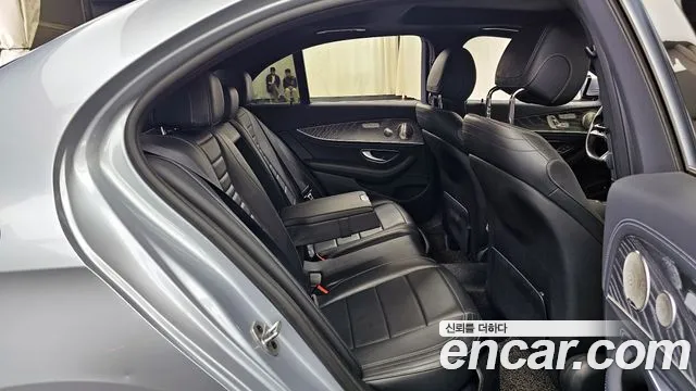 2021 Mercedes-Benz E-Class W213 E350 4MATIC AMG Line Sold VIN W1KZF8GBXMA934264 – interior seats