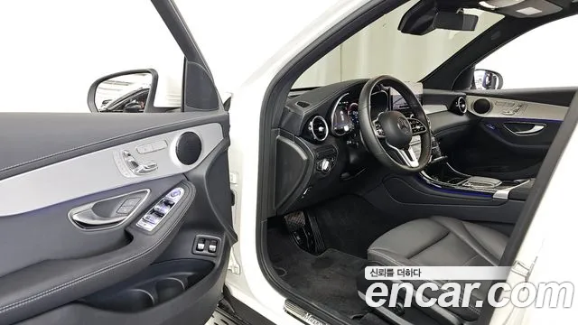 2021 Mercedes-Benz GLC-Class X253 GLC300e 4MATIC Sold VIN W1N0G5DB9MF925571 – dashboard
