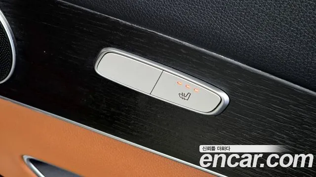 2021 Mercedes-Benz GLC-Class X253 GLC300e 4MATIC Coupe Sold VIN W1N0J5DB8MF929807 – dashboard