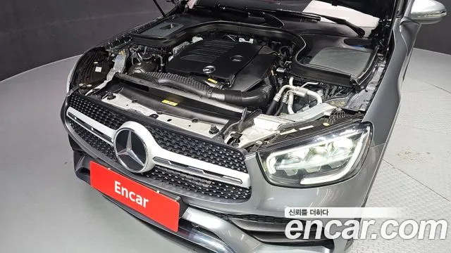 2020 Mercedes-Benz GLC-Class X253 GCL300 4MATIC Coupe Sold VIN W1N0J8EBXLF780508 – side profile