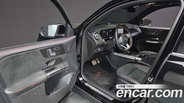 2021 Mercedes-Benz GLB-Class X247 GLB250 4MATIC Sold VIN W1N4M4HB111111111 – exterior detail 2021 Mercedes-Benz GLB-Class X247 GLB250 4MATIC Sold VIN W1N4M4HB111111111 – exterior detail