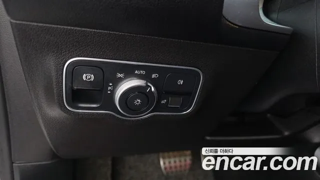 2021 Mercedes-Benz GLB-Class X247 GLB250 4MATIC Sold VIN W1N4M4HB3MW082403 – dashboard