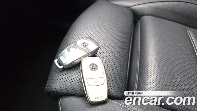 2022 Mercedes-Benz EQA H243 EQA250 AMG Package Plus Sold VIN W1N9N0BB7NJ022224 – interior seats
