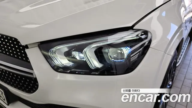 2022 Mercedes-Benz GLE-Class W167 GLE450 4MATIC Sold VIN W1NFB5KB1NA673857 – interior seats