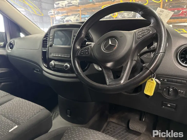 2022 Mercedes-Benz Vito Damaged VIN W1V44760523917852 – side profile