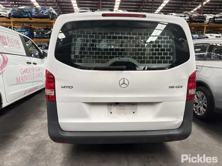 2022 Mercedes-Benz Vito Damaged VIN W1V44760523917852 – exterior detail