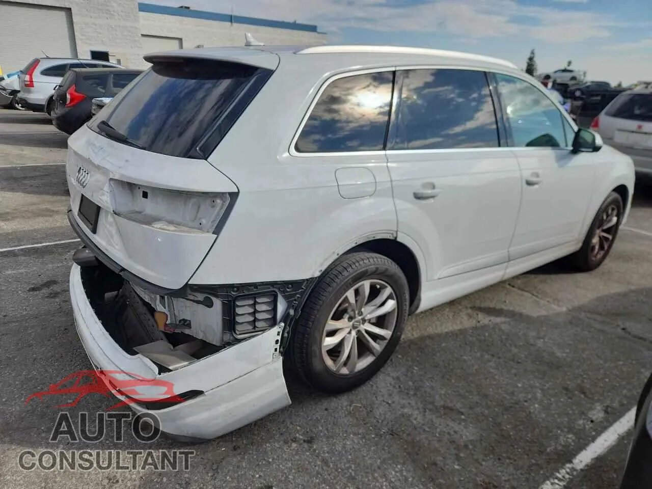 2019 AUDI Q7 Damaged VIN WA1AHAF7XKD016526 – side profile