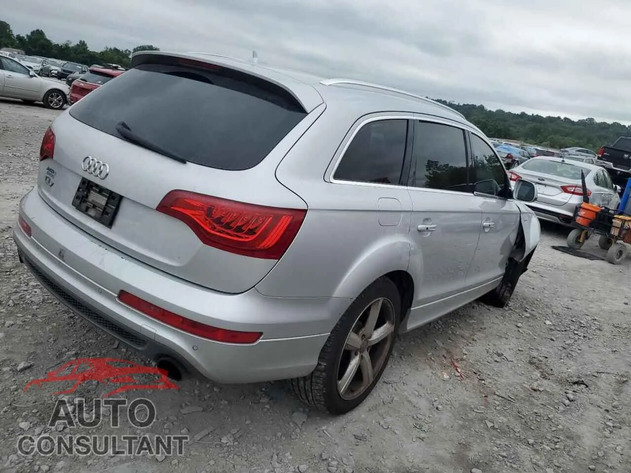 2013 AUDI Q7 Damaged VIN WA1DGAFE7DD011897 – side profile