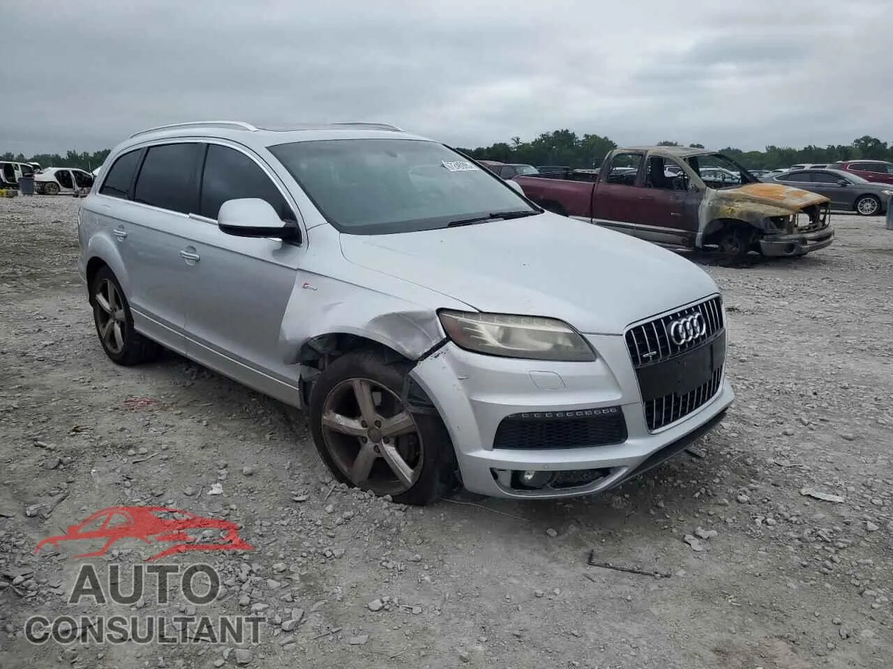 2013 AUDI Q7 Damaged VIN WA1DGAFE7DD011897 – dashboard