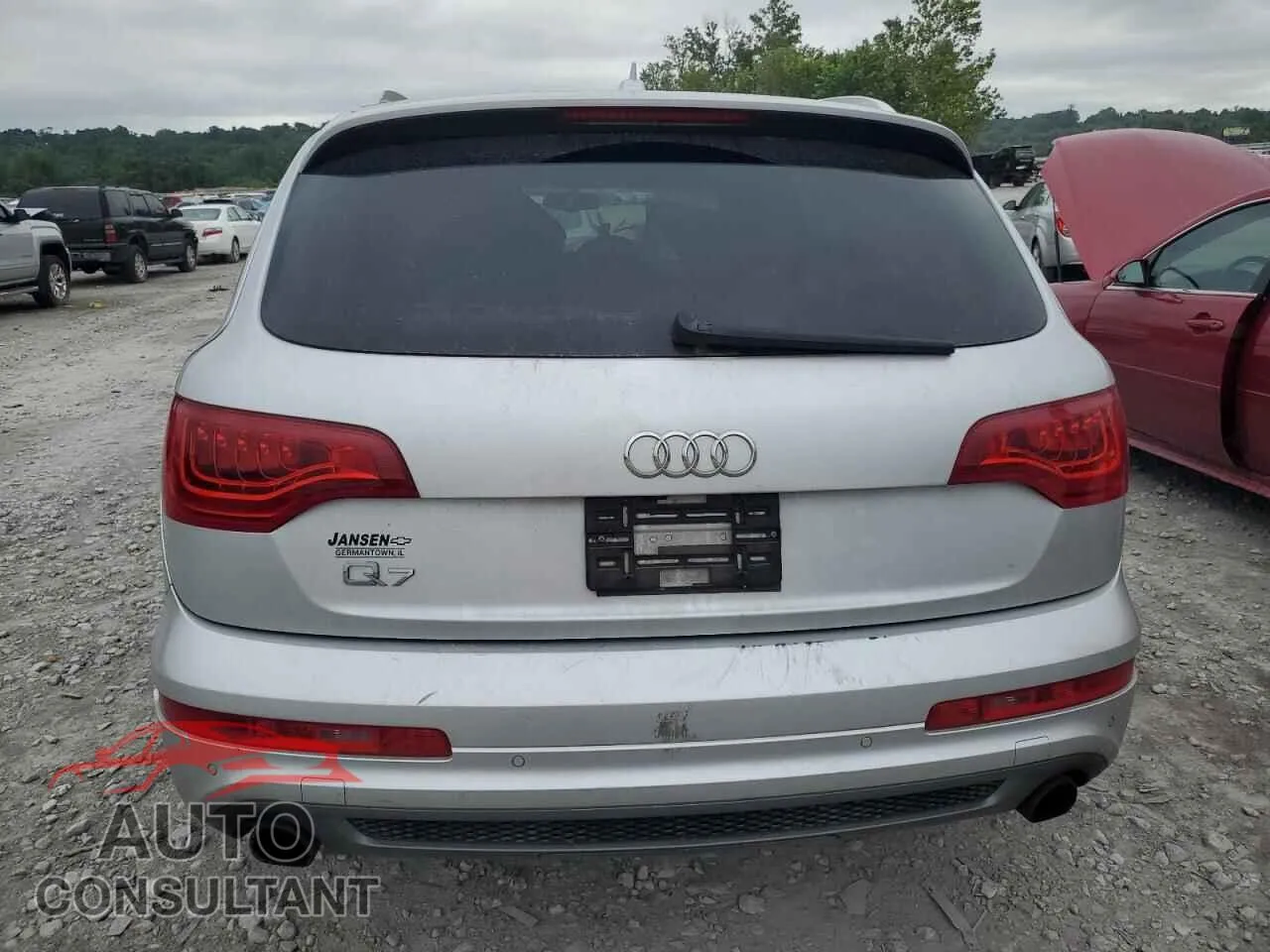 2013 AUDI Q7 Damaged VIN WA1DGAFE7DD011897 – engine bay