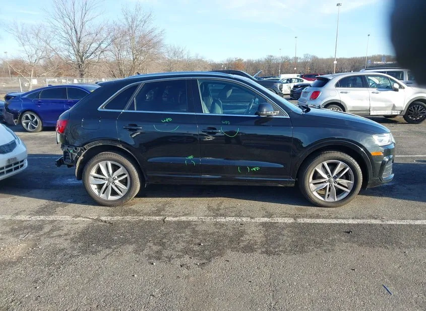 2016 AUDI Q3 Used VIN WA1EFCFS2GR013542 – trunk area