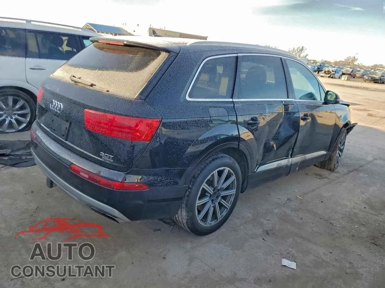 2017 AUDI Q7 Damaged VIN WA1LAAF75HD020568 – side profile