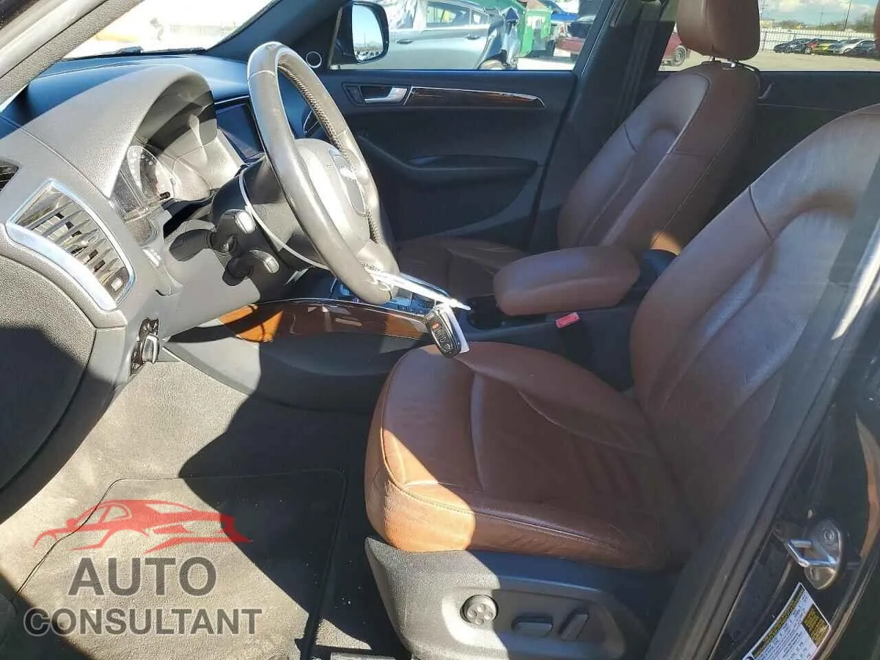 2010 AUDI Q5 Damaged VIN WA1LKAFP3AA084581 – exterior detail