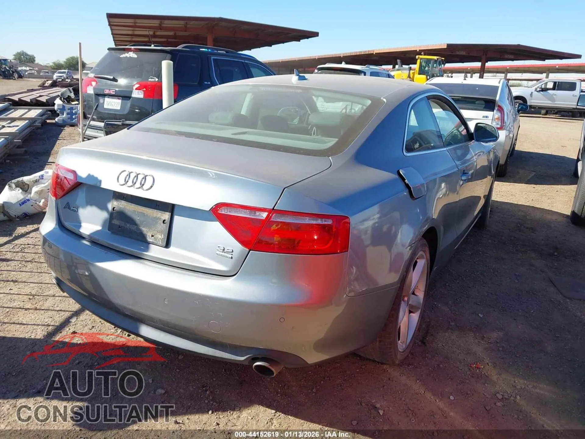 2009 AUDI A5 Damaged VIN WAUDK78T59A032336 – dashboard