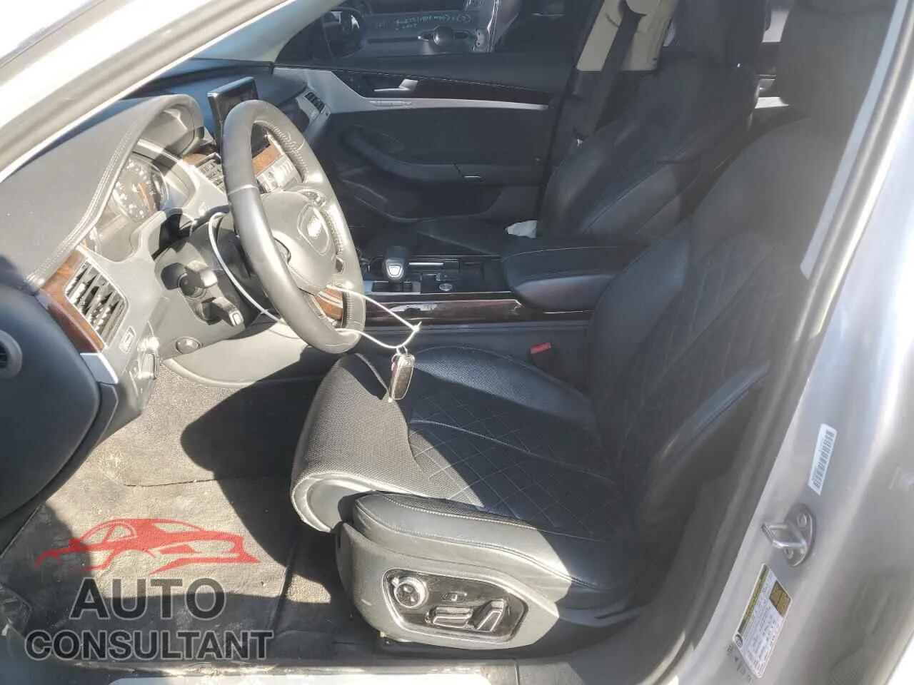 2015 AUDI A8 Damaged VIN WAUJ2AFD1FN024525 – exterior detail