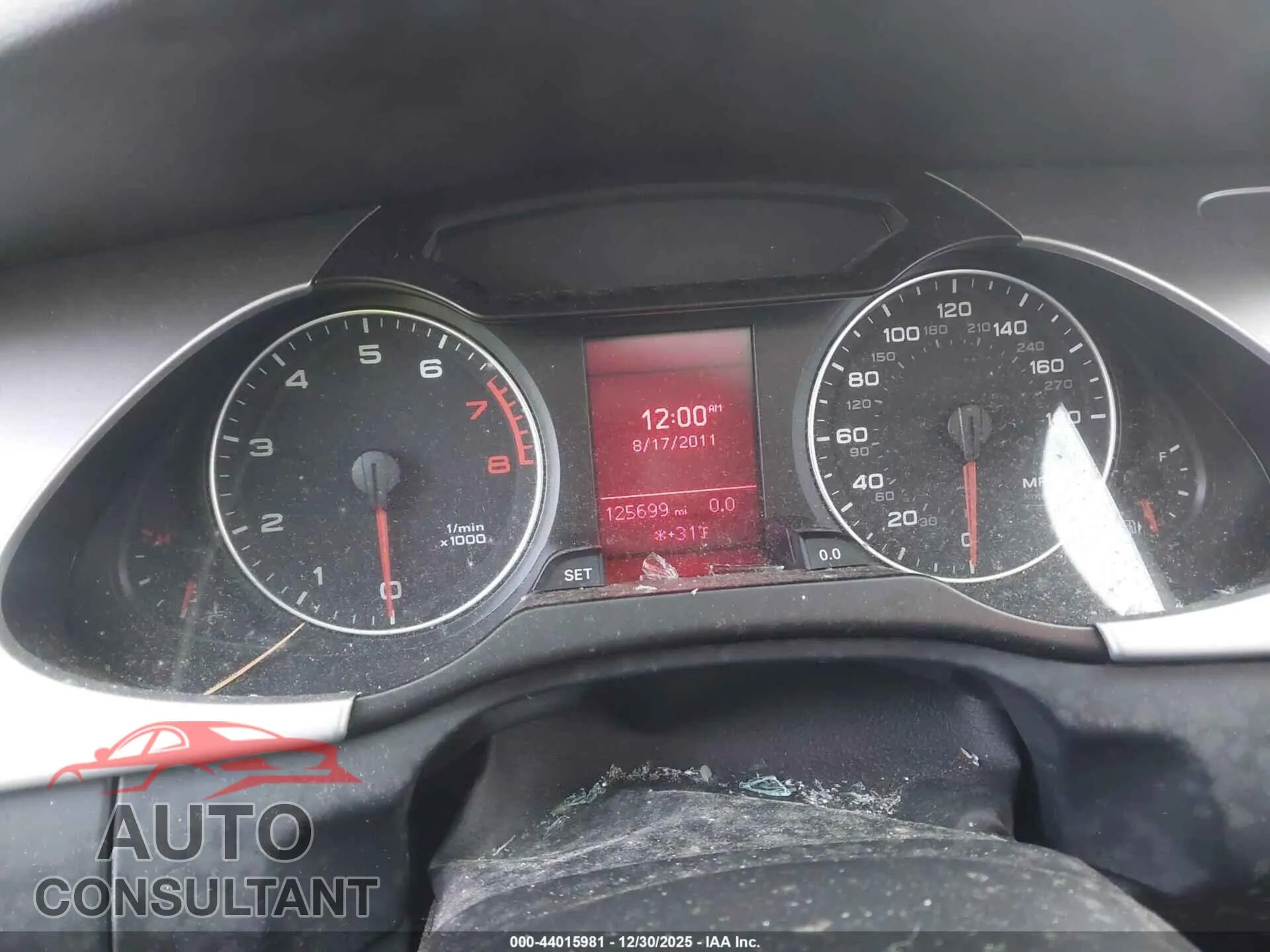 2012 AUDI A4 Damaged VIN WAUWFAFLXCA112896 – exterior detail