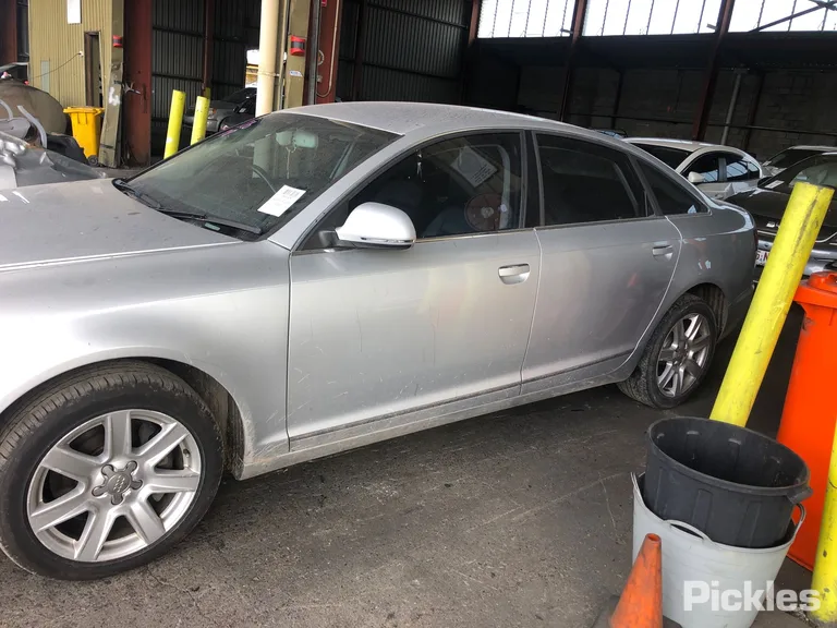 2010 Audi A6 Used VIN WAUZZZ4F2AN049685 – trunk area