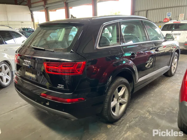 2017 Audi Q7 Used VIN WAUZZZ4M7HD056078 – photo 31