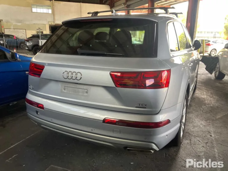 2015 Audi Q7 Damaged VIN WAUZZZ4M9GD014980 – dashboard