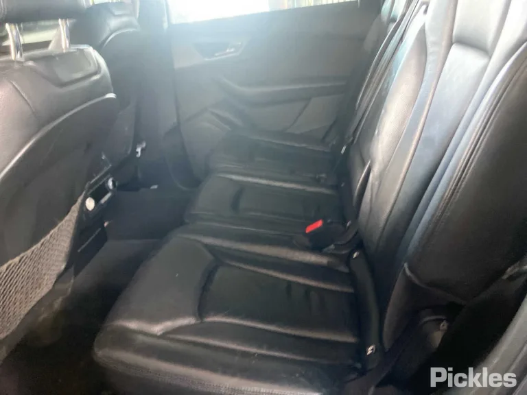 2015 Audi Q7 Damaged VIN WAUZZZ4M9GD014980 – undercarriage