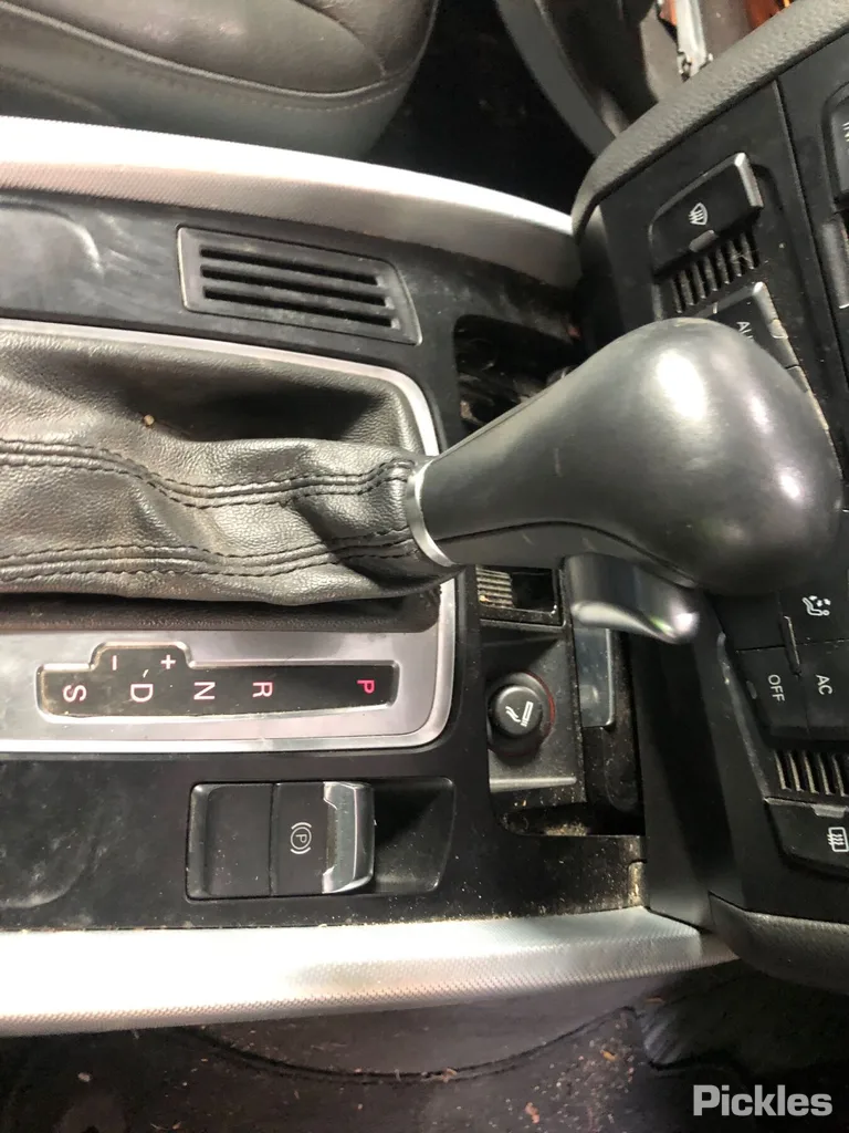 2012 Audi Q5 Used VIN WAUZZZ8R2CA060653 – dashboard