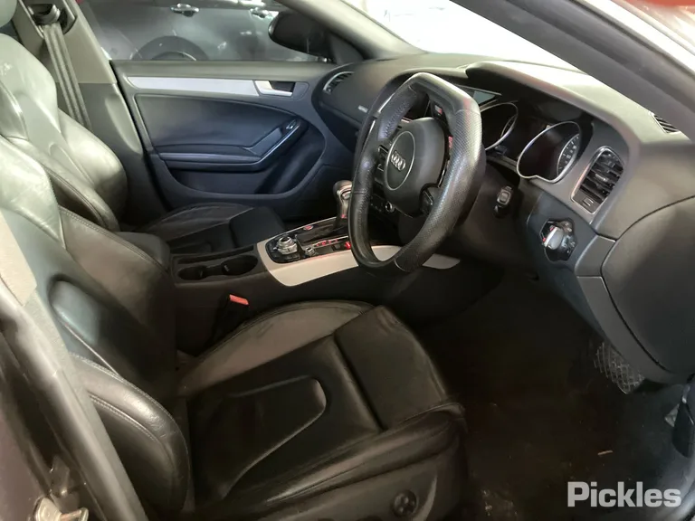 2013 Audi A5 Used VIN WAUZZZ8TXDA035996 – interior seats