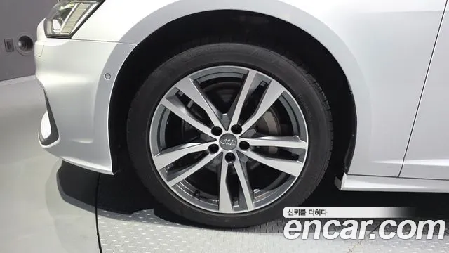 2022 Audi A6 (C8) 45 TFSI Premium Sold VIN WAUZZZF22NN031865 – interior seats