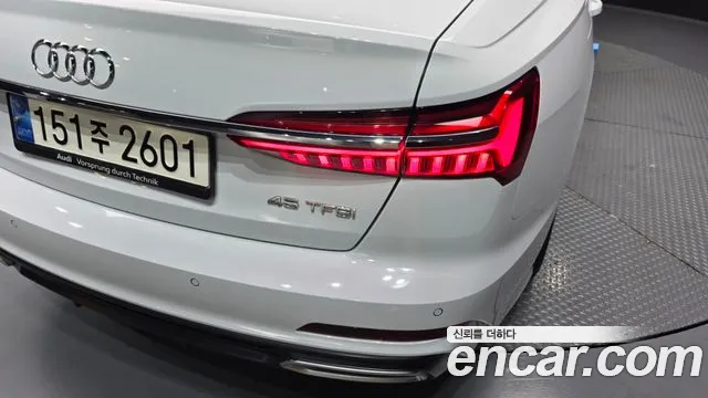 2022 Audi A6 (C8) 45 TFSI Premium Sold VIN WAUZZZF24NN055522 – interior seats