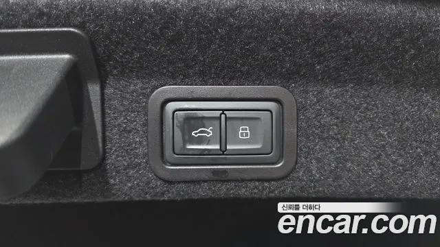 2022 Audi A6 (C8) 45 TFSI Quattro Premium Sold VIN WAUZZZF29NN005120 – interior seats