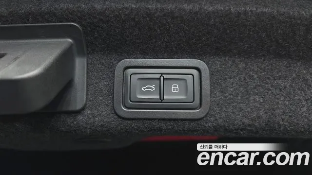 2021 Audi A6 (C8) 45 TFSI Sold VIN WAUZZZF2XMN102342 – dashboard