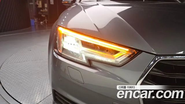 2018 Audi A4 (B9) 30 TDI VIN WAUZZZF46JA175373