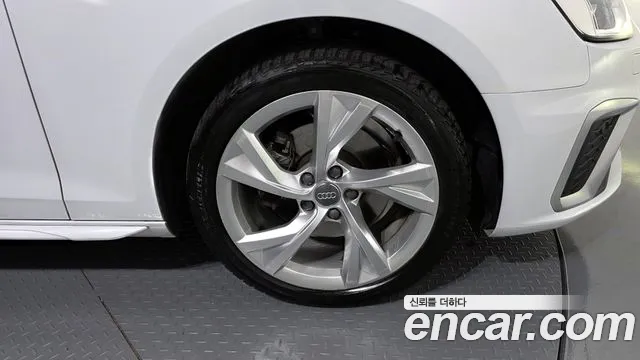 2021 Audi A4 (B9) 40 TFSI Premium Sold VIN WAUZZZF46MN004751 – interior seats