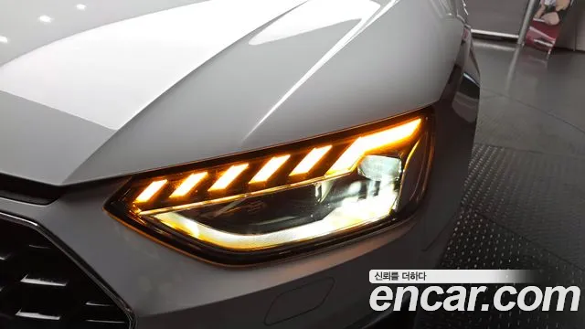 2020 Audi A4 (B9) 35 TDI Premium VIN WAUZZZF49LA067946