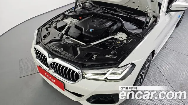 2023 BMW 5 Series (G30) 520i M Sport Sold VIN WBA11BH00PWY00058 – interior seats