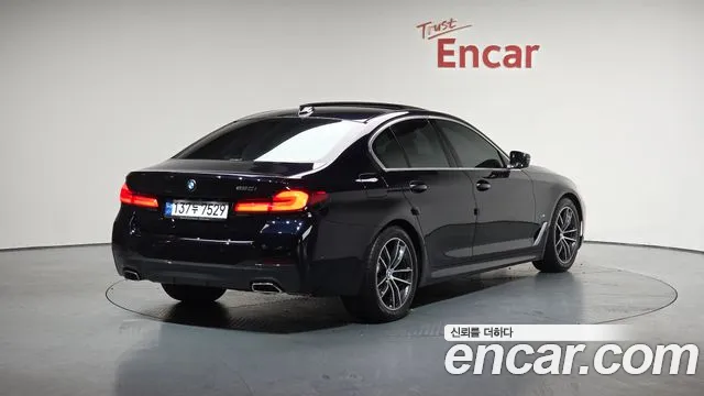 2023 BMW 5 Series (G30) 520i M Sport Sold VIN WBA11BH02PWX93498 – interior seats