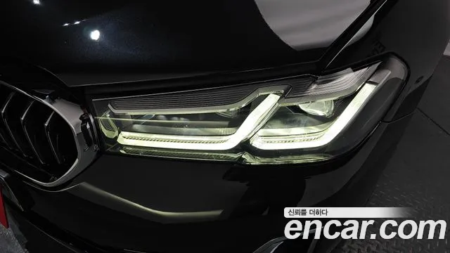 2022 BMW 5Series (G30) 520i Luxury Sold VIN WBA11BH08NCH63701 – exterior detail