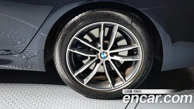 2021 BMW 5 Series (G30) 520i M Sport Sold VIN WBA11BH0XMCG00594 – undercarriage 2021 BMW 5 Series (G30) 520i M Sport Sold VIN WBA11BH0XMCG00594 – undercarriage