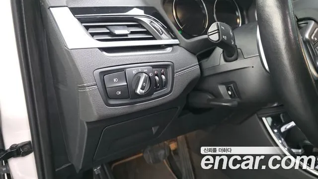 2022 BMW X1 (F48) xDrive 20i xLine Sold VIN WBA11DG04N5V27755 – dashboard