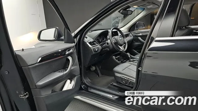 2022 BMW X1 (F48) xDrive 20i xLine Sold VIN WBA11DG06N5V31676 – dashboard